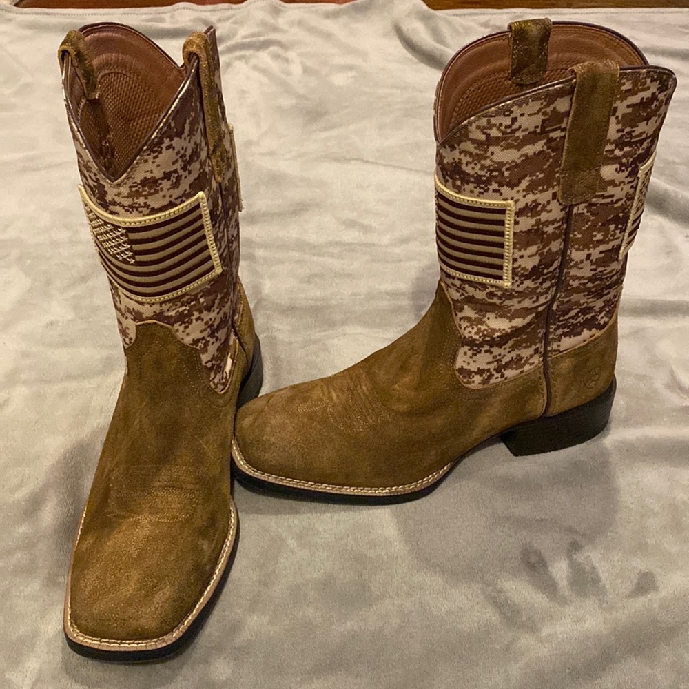Ariat cowboy boots NWOT